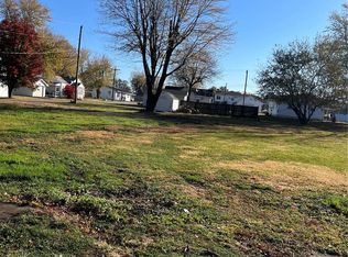 305 N Main Cross St, Bowling Green, MO 63334