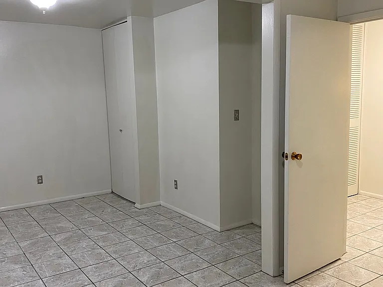 5634 N Meridian Ave — Photo 23