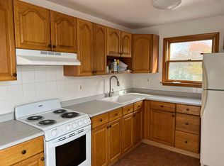 9 Maple Dr, Deer Park, NY 11729
