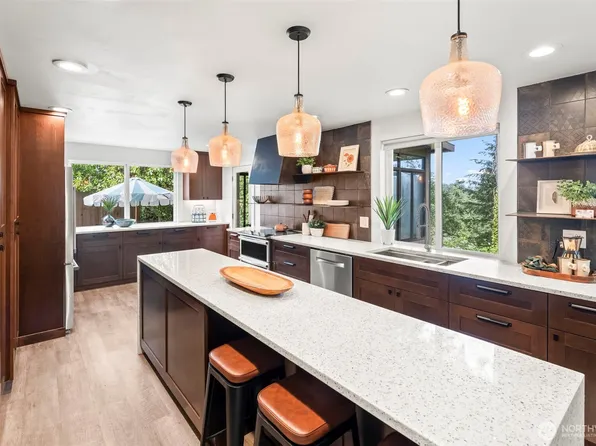 5517 63rd Ave Court W, University Place, WA 98467