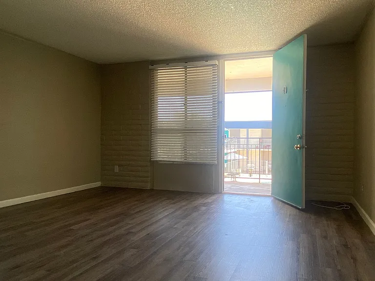 Scottsdale 5th Ave. Apartments — Photo 7