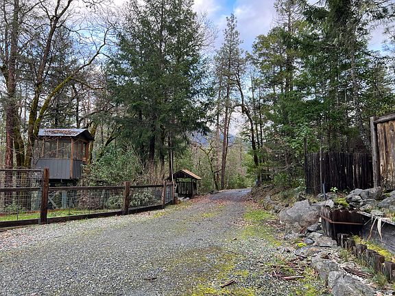 5th image of 1540 Hennessey Rd