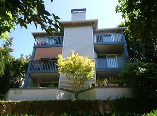 6016 Fauntleroy Way SW APT 302, Seattle, WA 98136
