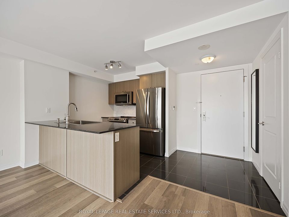 1st image of 275 Yorkland Rd #306