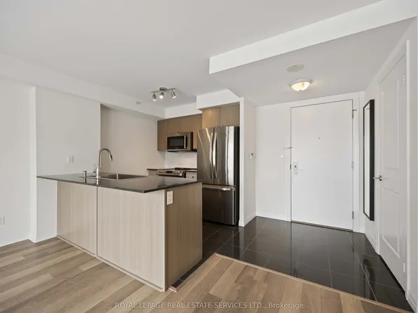 275 Yorkland Rd #306, Toronto, ON M2J 0B4