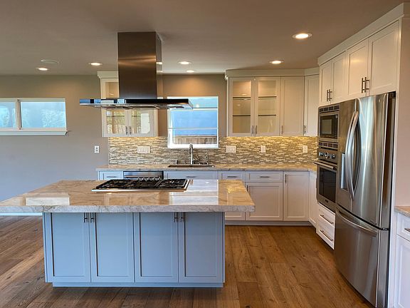 4th image of 1035 Lassen Dr