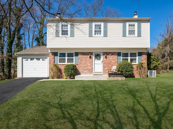 217 Pine Tree Ln, Hatboro, PA 19040