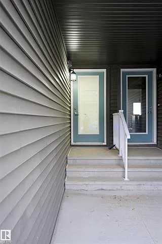 2710 66 Street SW, Edmonton — Photo 1