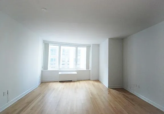 Rented by BLU Real Estate | media 22