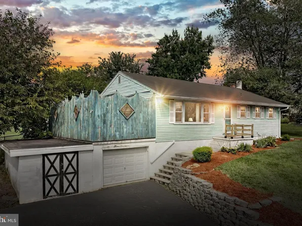 13 Stuart Dr, East Berlin, PA 17316