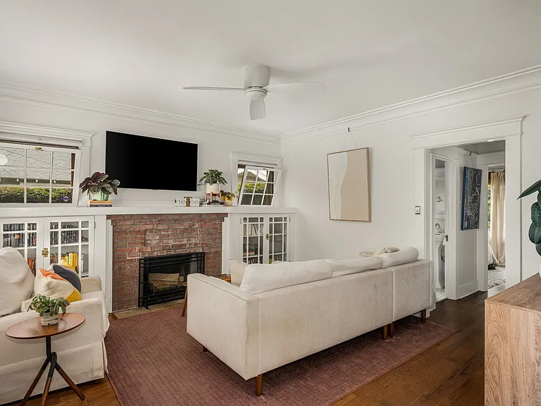 618 Stanley Ave — Photo 8