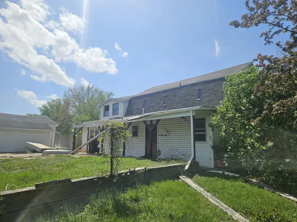 608 Lake Park Blvd, Muscatine, IA 52761