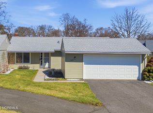 21 Celtis Plz #21B, Monroe, NJ 08831