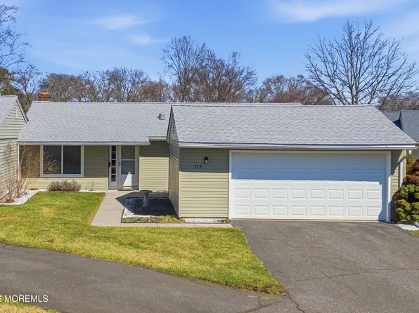 21 Celtis Plz #21B, Monroe, NJ 08831