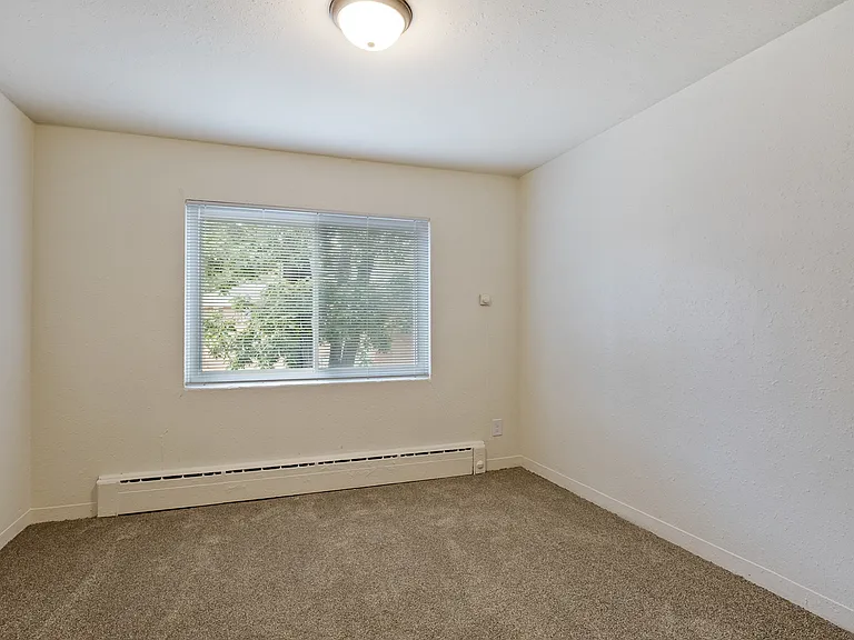 1457 Burke Ave NE — Photo 18