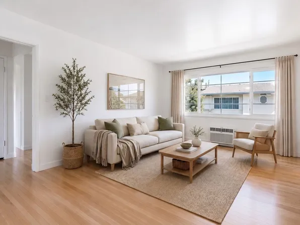 Move-In Ready Upstairs 1-Bed Unit in 1553-1555 Riverside Dr. Glendale, CA 91201, 1553-1555 Riverside Dr #1555-11, Burbank, CA 91506