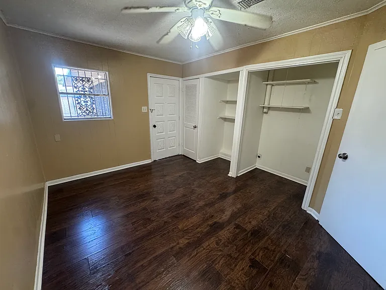 5525 Anderson St — Photo 29
