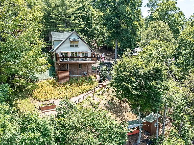 249 Candlewood Ln — Photo 9