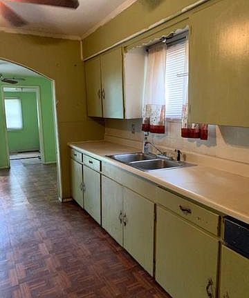 3rd image of 510 Belden Ave