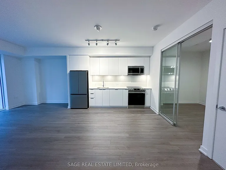 357 King St W #2009 — Photo 8