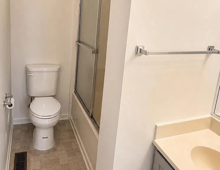 203 W Park Dr — Photo 3