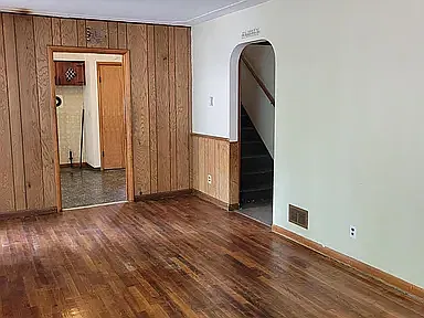 3 bed, 1.5 bath, 1130 sqft, $1,300 — Photo 1