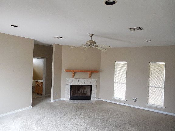 2nd image of 227 Sugar Plum St