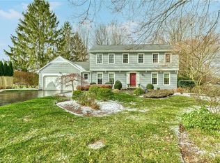 1194 Gatestone Cir, Webster, NY 14580