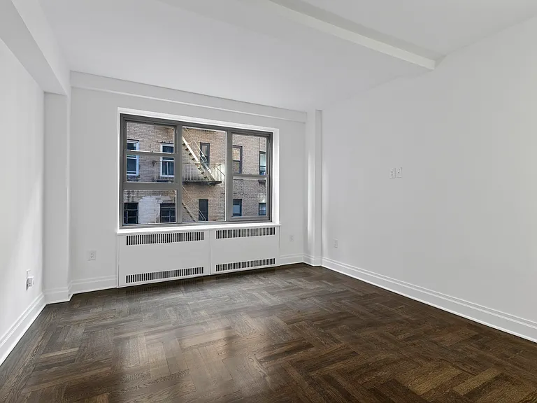 160 E 89th St #3D — Photo 11
