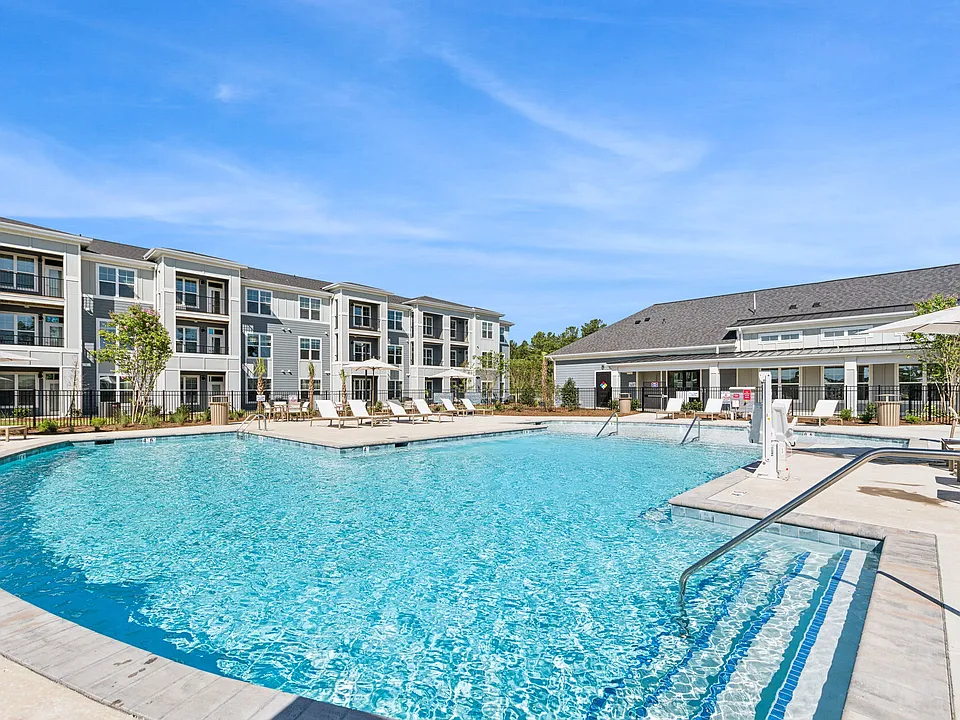 Ascend Brunswick Village apartments community photo