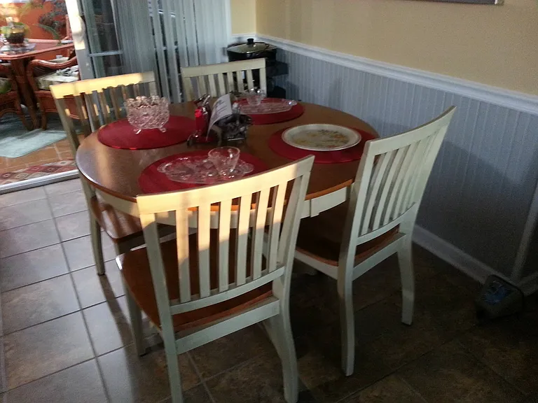 Berwick Dr — Photo 10