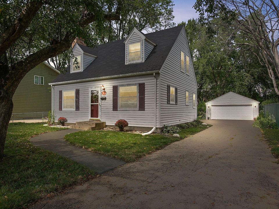 1379 Roselawn Ave W, Roseville, MN 55113 Zillow
