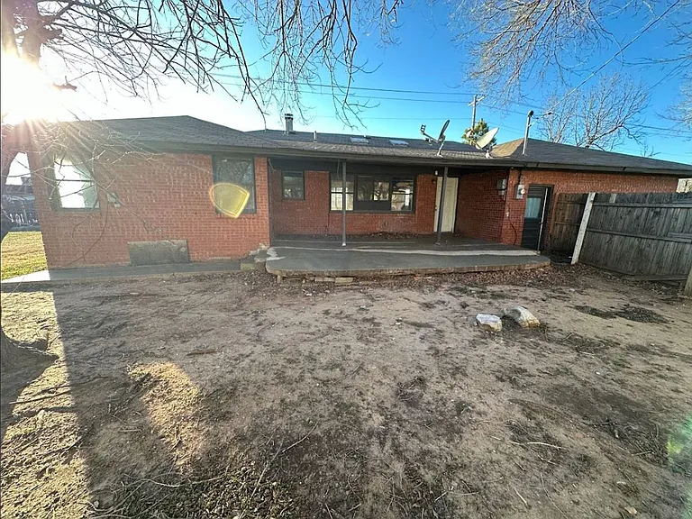5900 S Blackwelder Ave — Photo 12