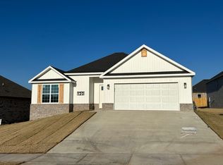 120 N Eagle Mountain St, Prairie Grove, AR 72753