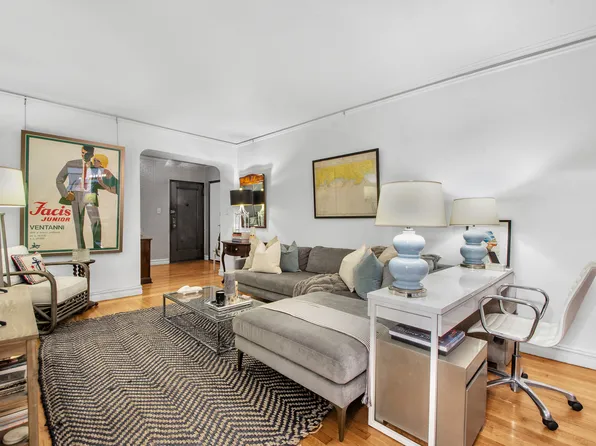 222 East 35th Street 1E image 1 of 12