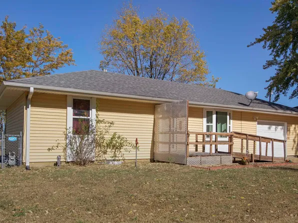 208 W 10th St, Overbrook, KS 66524