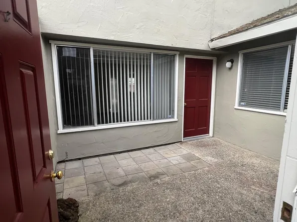 19106 Creekside Pl, Salinas, CA 93908