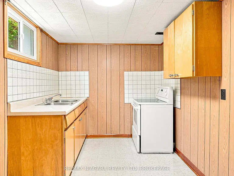 6521 Caledonia St — Photo 25
