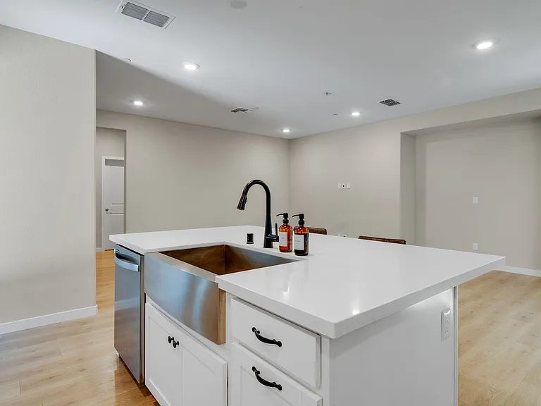 3012 Endsley Ave — Photo 16