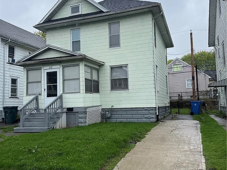 239 Weyl St — Photo 2
