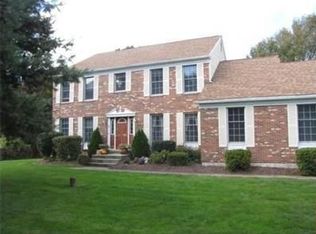 7 Indian Brook Ln, Franklin, MA 02038