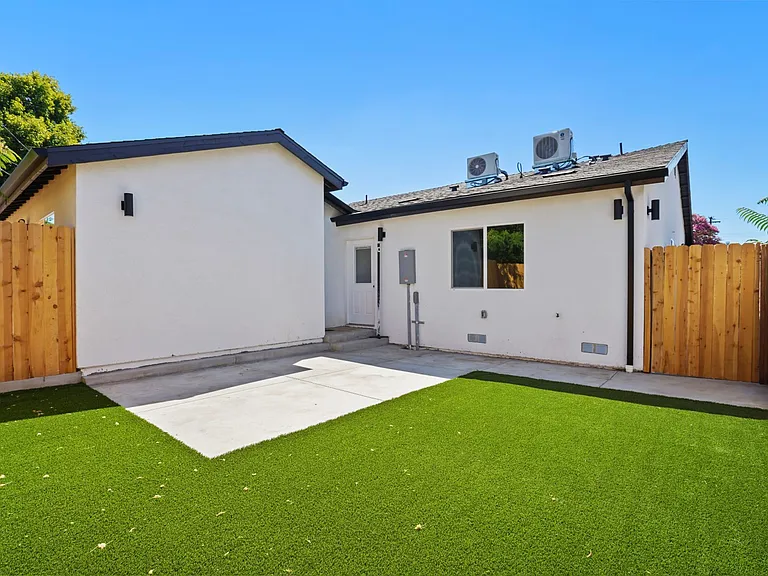 7906 Oakdale Ave — Photo 27