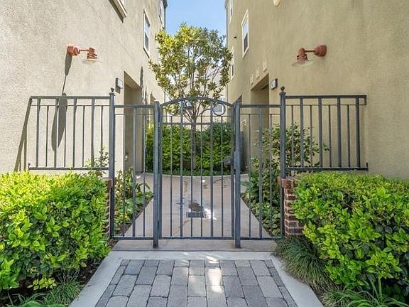 Front gate, street entrance