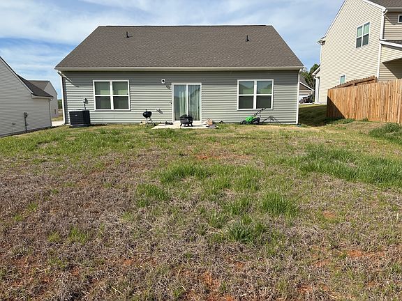 2nd image of 205 Dixieland Ct