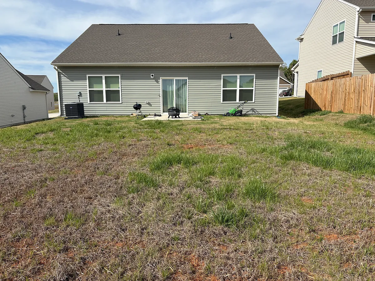 Building Photo - 205 Dixieland Ct