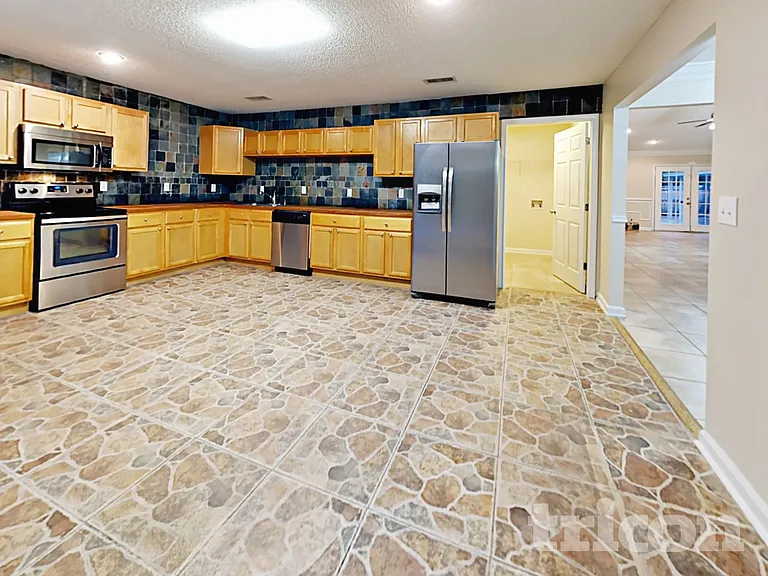 832 Worth Rd — Photo 8