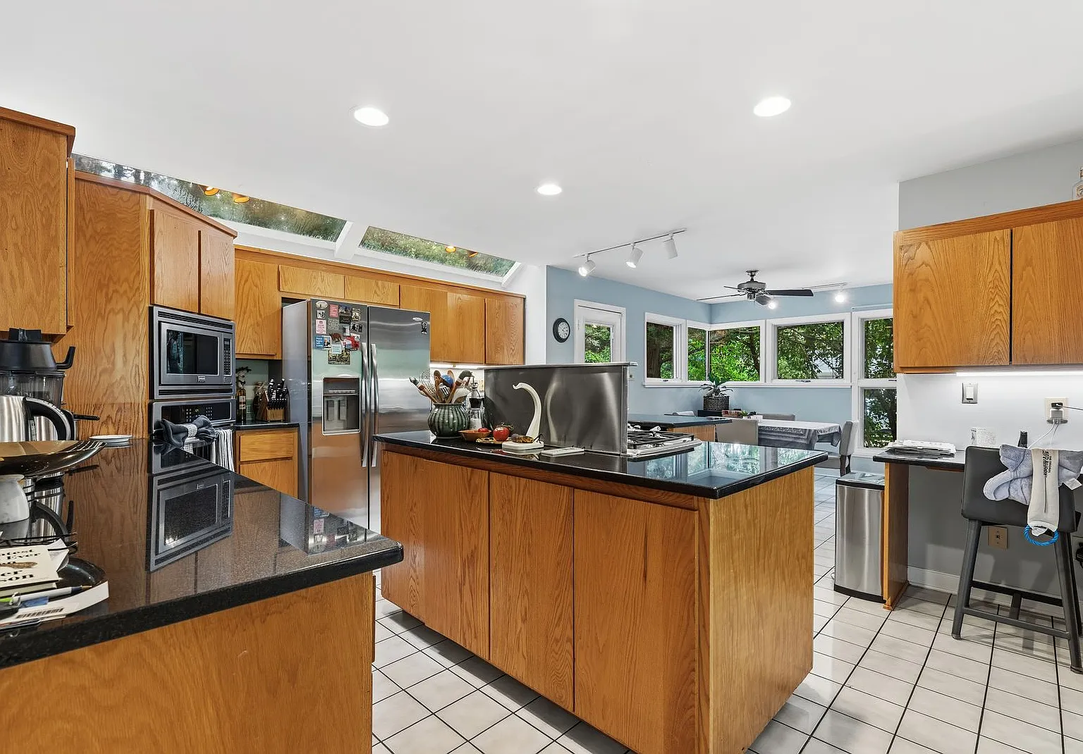 Contemporary 4bd/3.5ba Near Hope Valley + Home Equidistant to Downtown Durham & Chapel Hill! — Photo 4