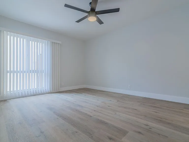 3940 Nicolet Ave — Photo 14