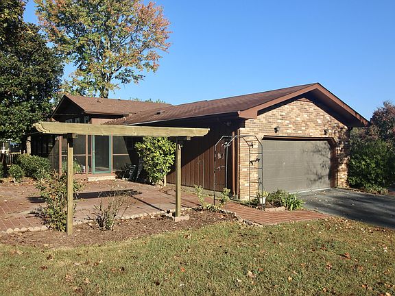 2nd image of 8857 Lake Crest Cir