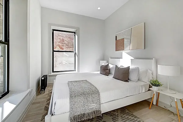 Rented by Bond New York | media 5